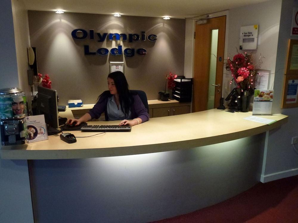 The Olympic Lodge Aylesbury  Eksteriør billede