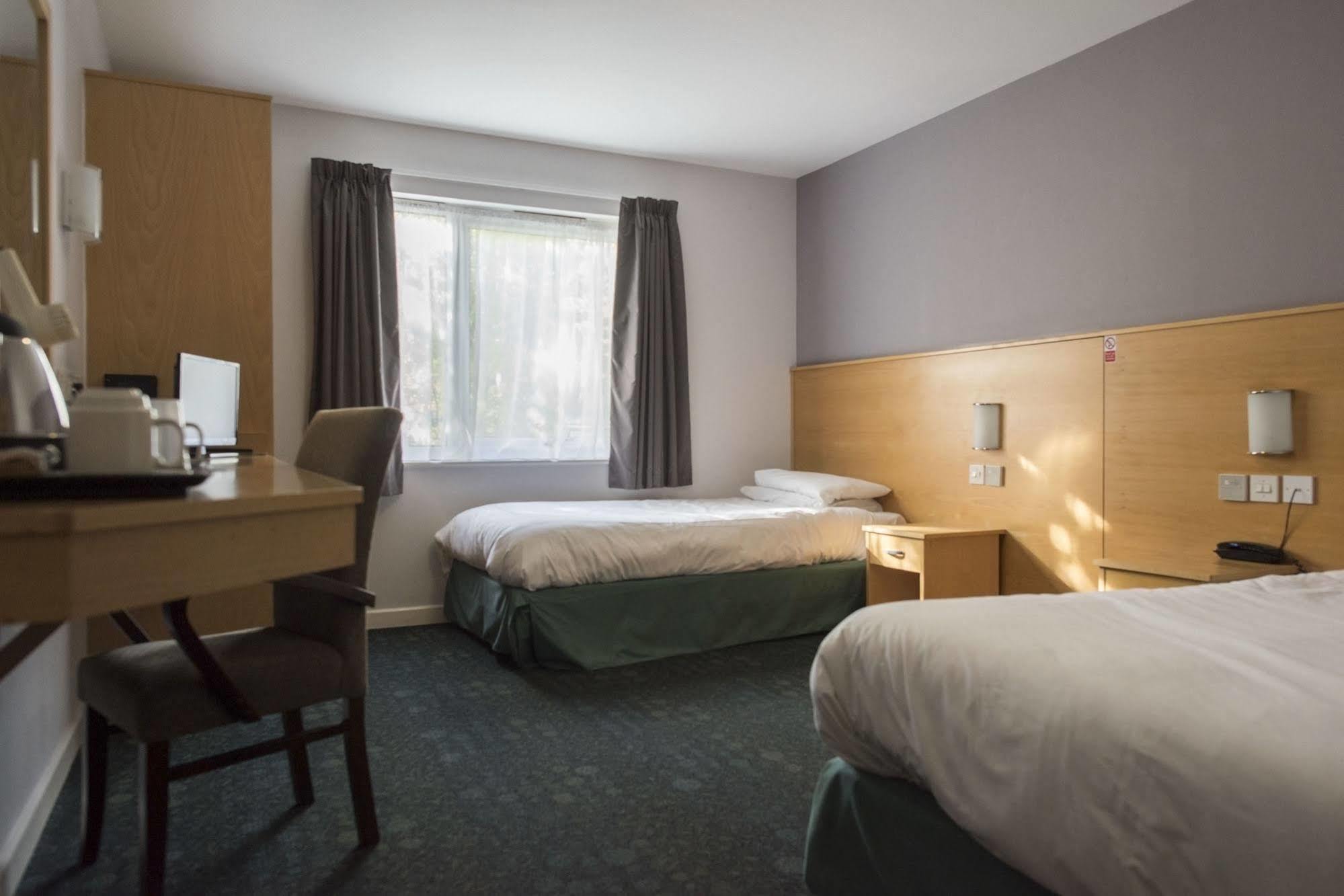 The Olympic Lodge Aylesbury  Eksteriør billede
