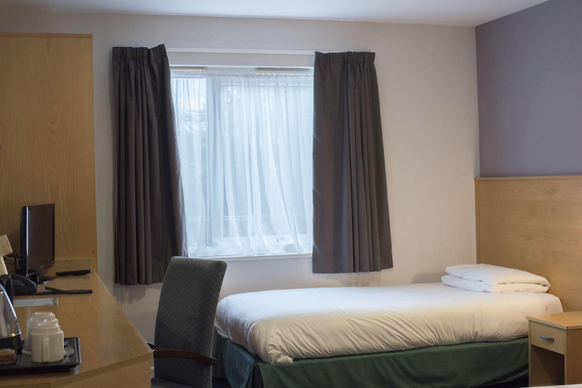 The Olympic Lodge Aylesbury  Eksteriør billede