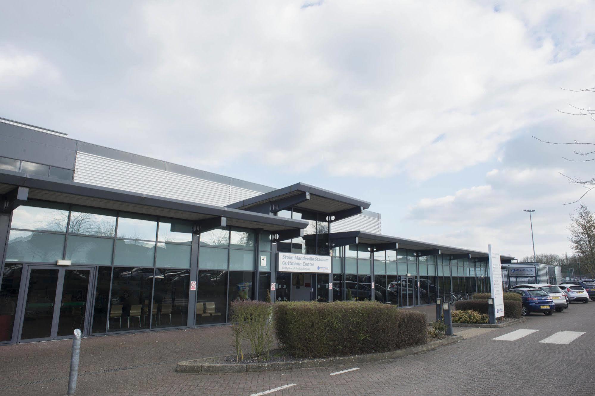 The Olympic Lodge Aylesbury  Eksteriør billede